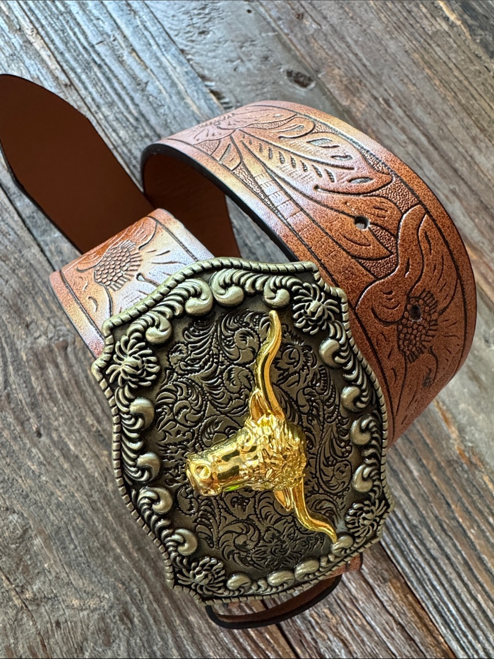 Retro style Faux leather tooled western rodeo belt with Gold Longhorn Buckle